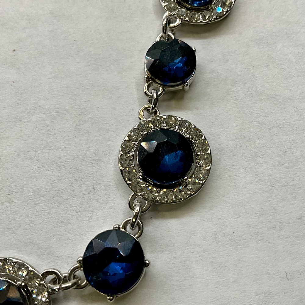 Beautiful MONET SAPPHIRE BLUE GLASS and Rhinestone NECKLACE Formal Jewelry